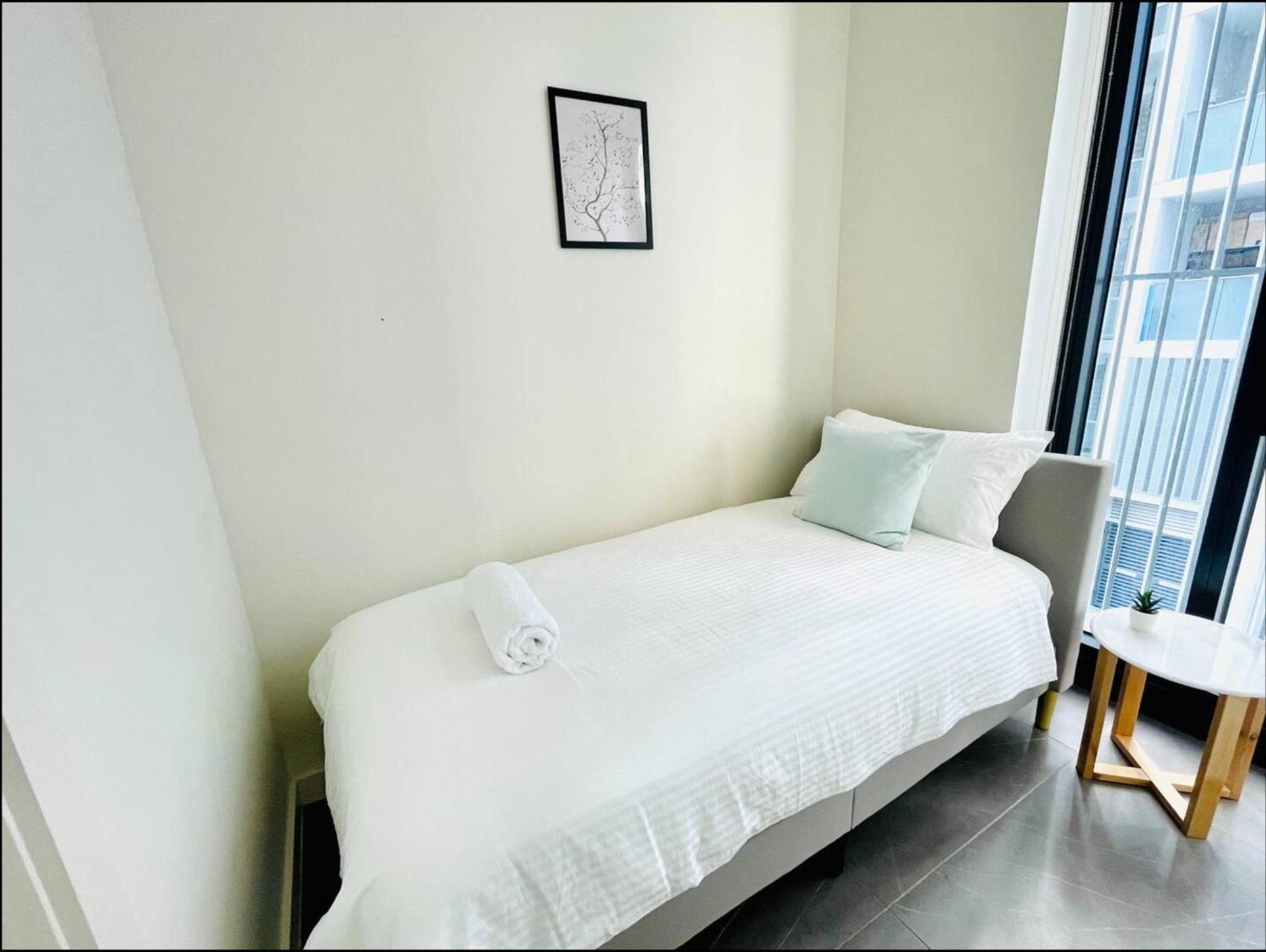 Olympic Park Oasis - New 3b2b - Pool, Parking Apartment